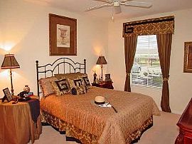 Minutes From Fine Dining, Shopping at Th in Houston, TX (Photo 2 of 5)