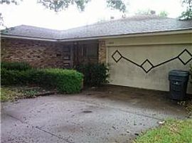 Nice Single Story Home. in Dallas, TX (Photo 2 of 2)