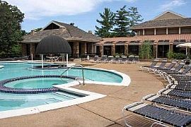 Upgraded Lighting and Two-Tone Paint! in Chesterfield, MO