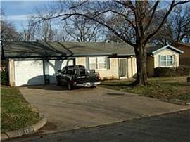 Charming Single Story Home! in Everman, TX