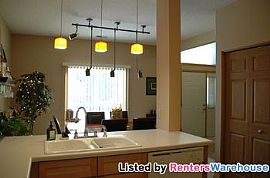 Like New 2bd/2ba End Unit Th in Coon Rap in Coon Rapids, MN (Photo 3 of 5)