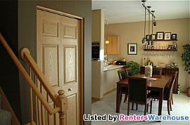 Like New 2bd/2ba End Unit Th in Coon Rap in Coon Rapids, MN (Photo 4 of 5)