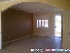 Tile Flooring! Upgraded Lg. Bath! Expa in Phoenix, AZ (Photo 2 of 5)