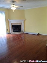 Spacious 2 Bedroom Townhome(end Unit) In in Atlanta, GA (Photo 2 of 5)