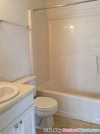 Spacious 2 Bedroom Townhome(end Unit) In in Atlanta, GA (Photo 5 of 5)