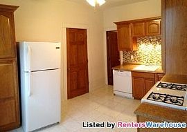 Beautifully Rehabbed 2 Bedroom Duplex Un in Minneapolis, MN (Photo 2 of 5)