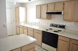 Single Family Rental Home in Glendale in Glendale, AZ (Photo 3 of 5)