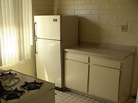 Great Location! Close to Uofa! Large 2 B in Sun, AZ (Photo 2 of 5)