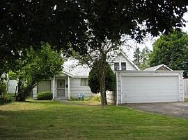 Light and Bright Beaumont Home with Garage in Portland, OR