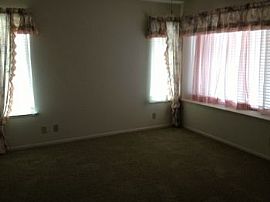 Cul De Sac in Sacramento, CA (Photo 5 of 5)