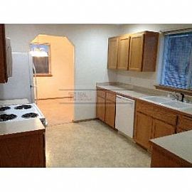 Beautiful Home in Perfect Location! Sout in Puyallup, WA (Photo 3 of 5)