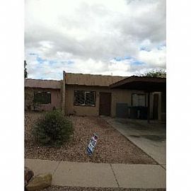 Great Location Only $750 For 3 Bed 2 Bat in South Tucson, AZ
