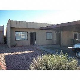 Great Location Only $750 For 3 Bed 2 Bat in South Tucson, AZ (Photo 2 of 5)