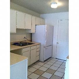 Great Location Only $750 For 3 Bed 2 Bat in South Tucson, AZ (Photo 4 of 5)