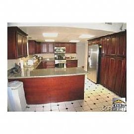 Gorgeous Over 3300 Sqft 4br 3ba Family H in Northridge, CA (Photo 4 of 5)