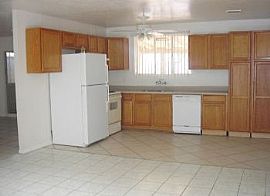 Awesome Remodeled 4 Bedroom in Glendale in Glendale, AZ (Photo 2 of 5)