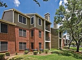 2bd Pet Friendly, Full Size Washer-Dryer in Austin, TX