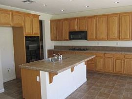 5 Bed/ 3 Bath in Modesto.  3 Car Garage! in Modesto, CA (Photo 2 of 5)