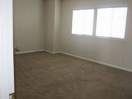 5 Bed/ 3 Bath in Modesto.  3 Car Garage! in Modesto, CA (Photo 4 of 5)