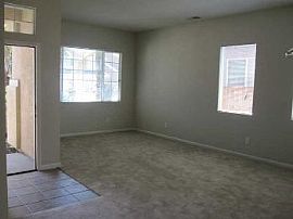 House in Stockton 4 Beds 2 Baths in Stockton, CA (Photo 2 of 5)