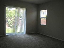 House in Stockton 4 Beds 2 Baths in Stockton, CA (Photo 5 of 5)