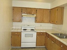 2bed/1bath in Modesto, Water Paid, Near in Modesto, CA (Photo 2 of 5)