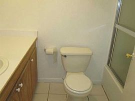 2bed/1bath in Modesto, Water Paid, Near in Modesto, CA (Photo 4 of 5)