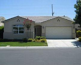 3 Bed 2 Bath 2006 Home! in Los Banos, CA
