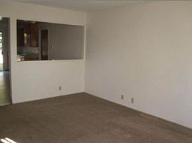 2 Bed 1 Bath in Fourplex! in Stockton, CA (Photo 5 of 5)