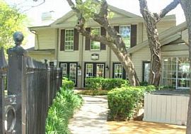 2 Bd/1 Bath Austin Apts Near Downtown, 6 in Austin, TX (Photo 2 of 5)