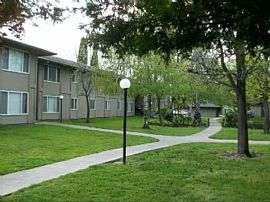 2 Bd/1 Bath 1 Bed with Dishwasher, Laundry in Stockton, CA (Photo 5 of 5)