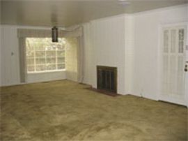 1127 Seward Way in Stockton, CA (Photo 2 of 3)