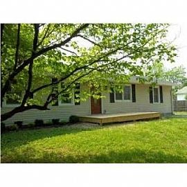 3 Bed 2 Bath on Acreage in Jeffersontown, KY