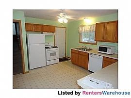 Great 4br in Minneapolis in Minneapolis, MN (Photo 3 of 5)