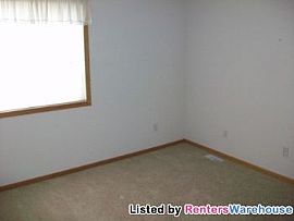 Beautiful 3/1.5ba Townhouse! in Dayton, MN (Photo 5 of 5)