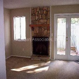 Roswell Townhome - Fantastic Location - in Roswell, GA