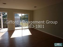 Duplex Rental Home in Norfolk in Norfolk, VA (Photo 3 of 5)