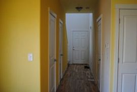  Bright and Cheery Town Home Close to N in Aloha, OR (Photo 2 of 5)