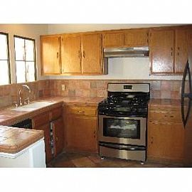 Gorgeous 4bd/2 5bth Home in Panorama Cit in Panorama City, CA (Photo 3 of 5)