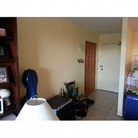 Beautiful 1 Bedroom Condo Including Util in Bethesda, MD (Photo 3 of 5)