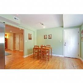 Beautiful 3 Br 2 Ba Near Northwestern Un in Evanston, IL (Photo 3 of 5)