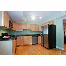 Beautiful 3 Br 2 Ba Near Northwestern Un in Evanston, IL (Photo 4 of 5)