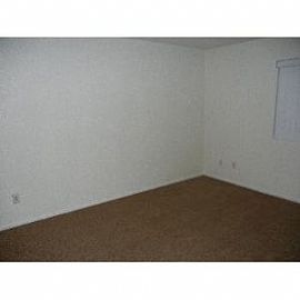 Remodeled! Water Included! in Phoenix, AZ (Photo 5 of 5)