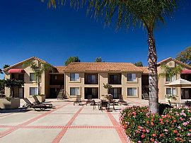 2 Bd/2 Bath Pet Friendly, Walk-In Closet in San Diego, CA (Photo 2 of 5)