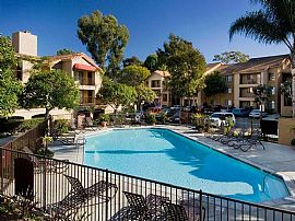 2 Bd/2 Bath Pet Friendly, Walk-In Closet in San Diego, CA (Photo 4 of 5)