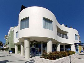 2 Bd/3 Bath Live Just a Block From The P in Santa Monica, CA