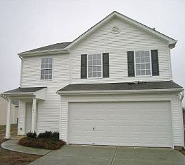 4 Br W/2-Car Garage and More in Sonoma Vil in Charlotte, NC