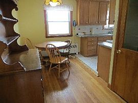 Great 3 Bedroom Home in Woburn in Woburn, MA (Photo 4 of 5)