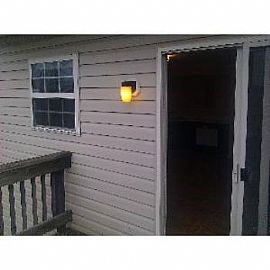 Colonial End Unit Town House with Modern in Baltimore, MD (Photo 3 of 5)