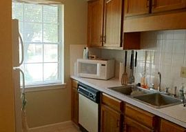 1 Br W/enclosed Patio Near Carolina Plac in Charlotte, NC (Photo 2 of 5)